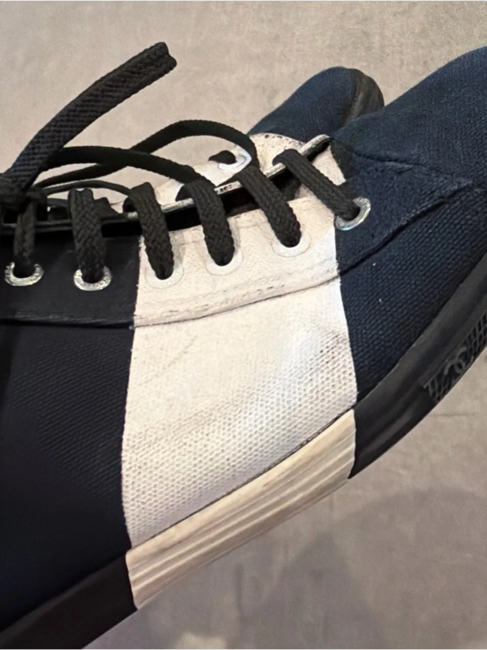 Chanel Navy & White canvas logo Sneakers
EU 37.5 US 7.5 - Picture 6 of 15